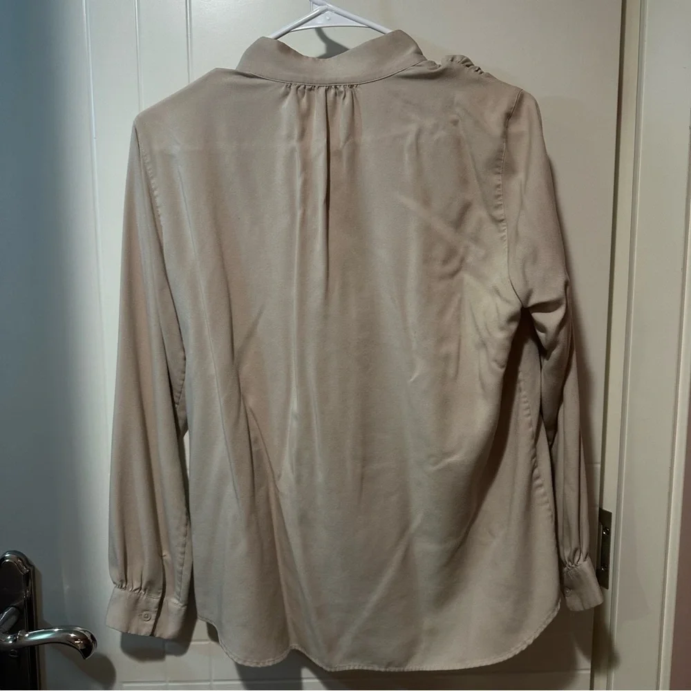 Button down - Picture 2 of 2